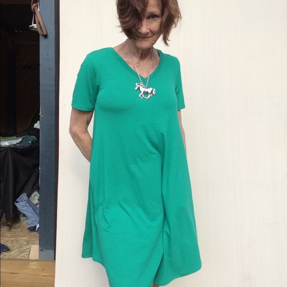 Pretty green dress. Flows nicely.